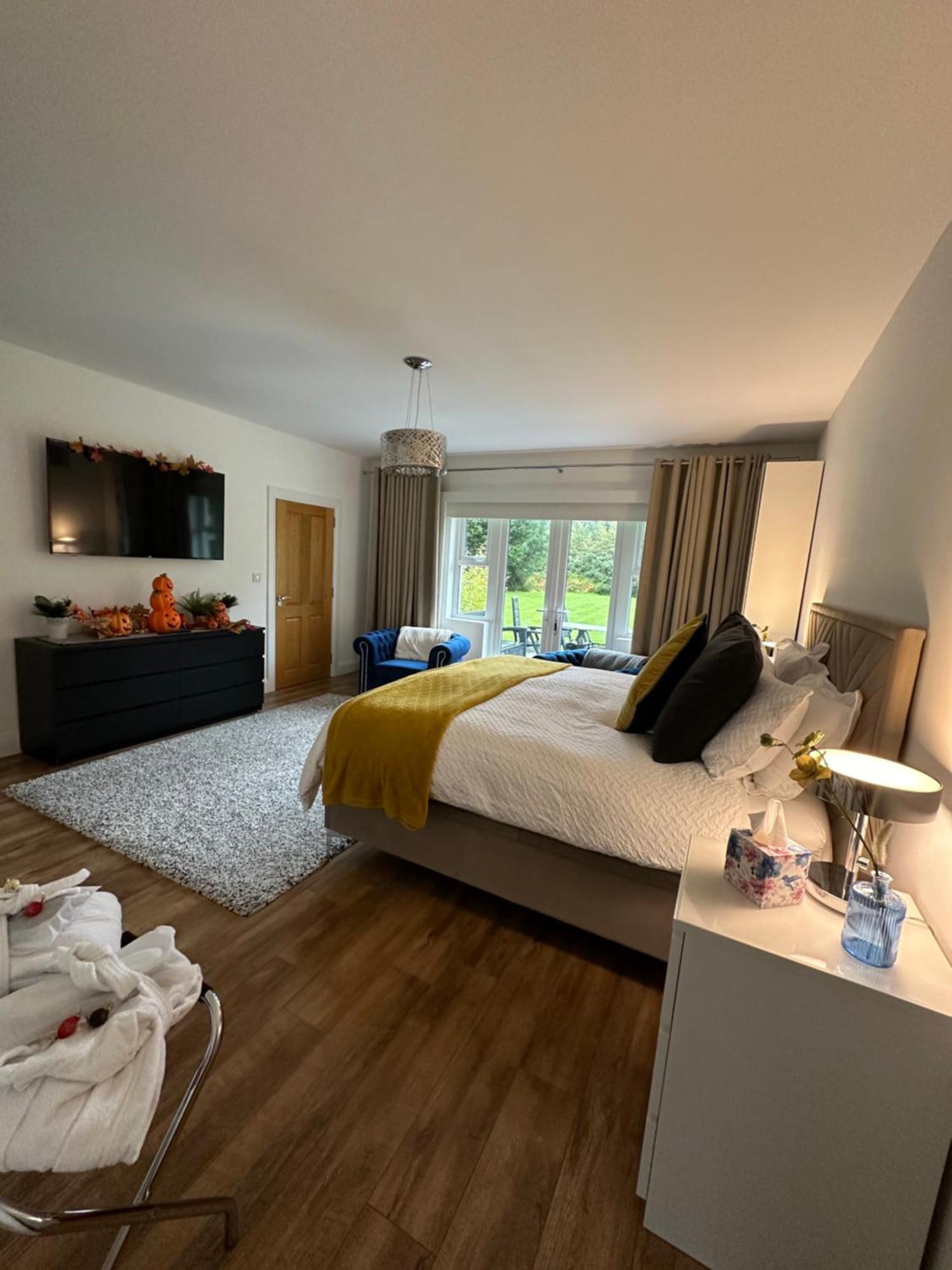 Forest Path Luxury Studio Apartment With Large Bedroom Bathroom And Sauna Sleeps Up To 4 Ballynahinch Zewnętrze zdjęcie