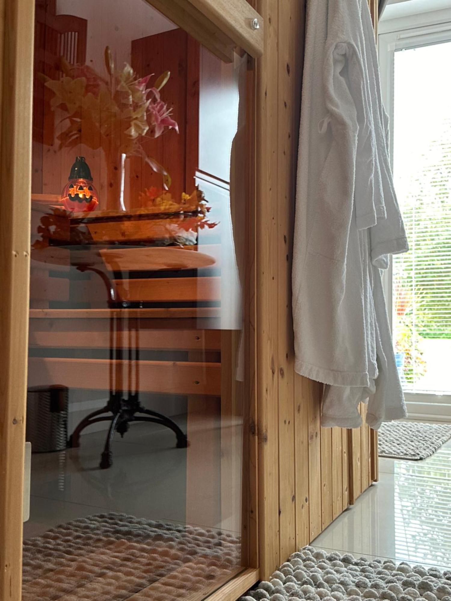 Forest Path Luxury Studio Apartment With Large Bedroom Bathroom And Sauna Sleeps Up To 4 Ballynahinch Zewnętrze zdjęcie